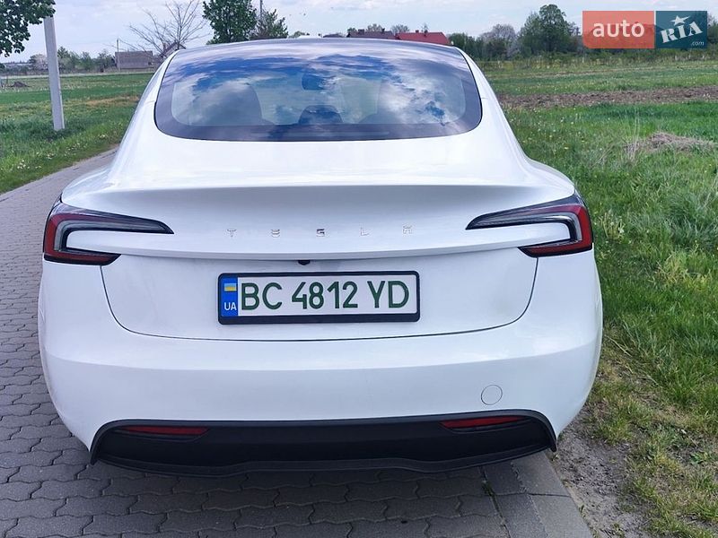 Седан Tesla Model 3 2024 в Стрые