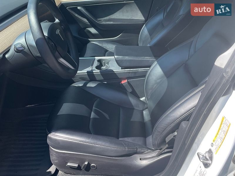 Седан Tesla Model 3 2021 в Харькове