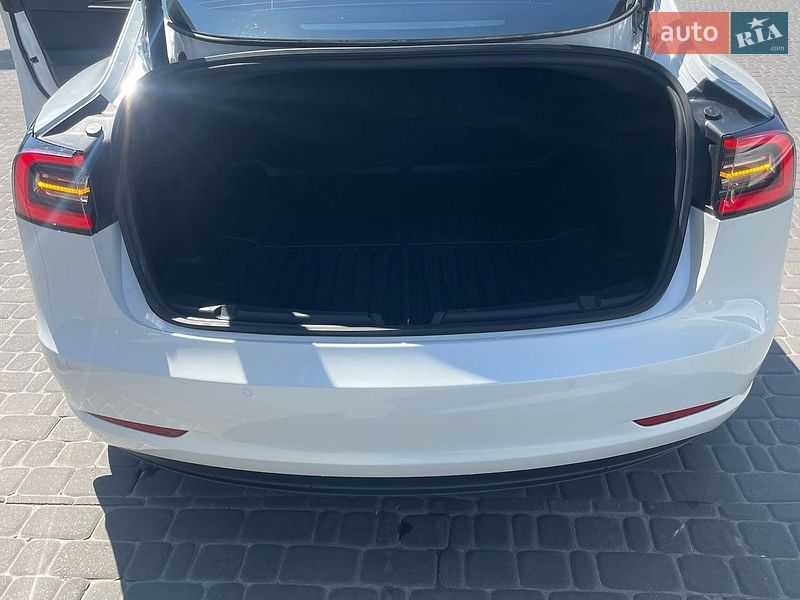 Седан Tesla Model 3 2021 в Харькове
