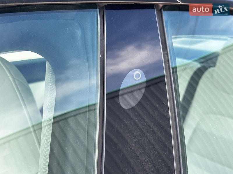 Седан Tesla Model 3 2020 в Львові