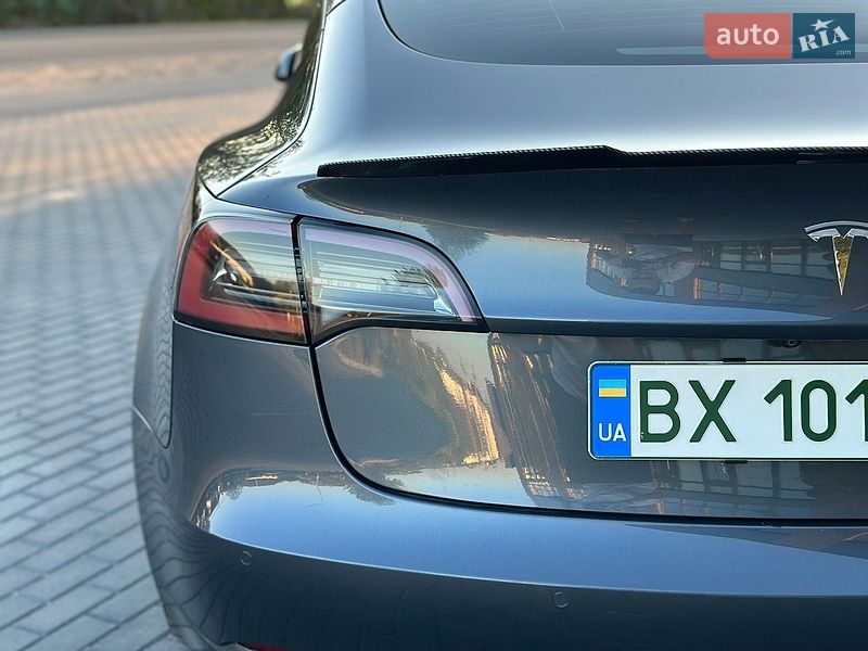 Седан Tesla Model 3 2021 в Вінниці