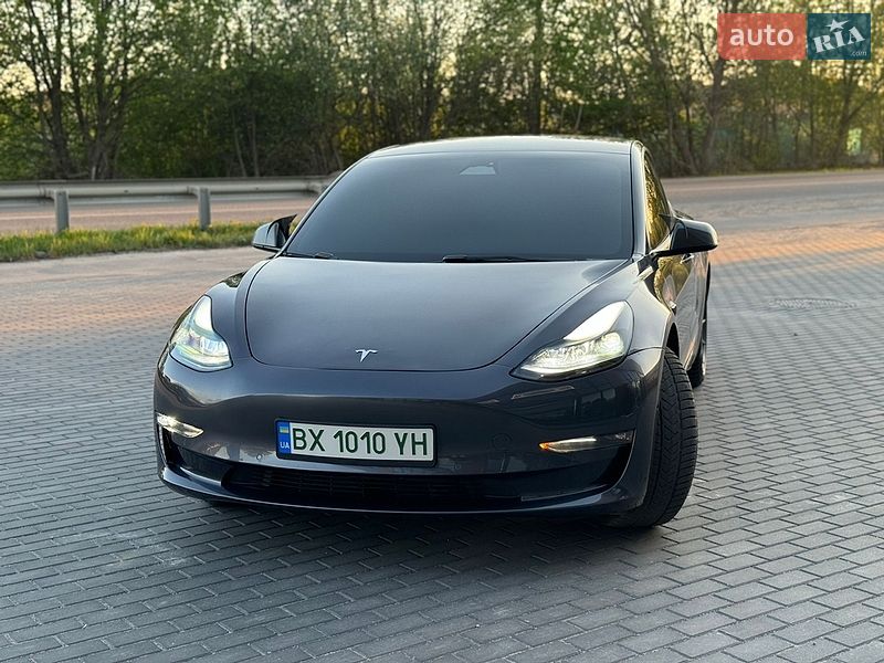 Седан Tesla Model 3 2021 в Вінниці