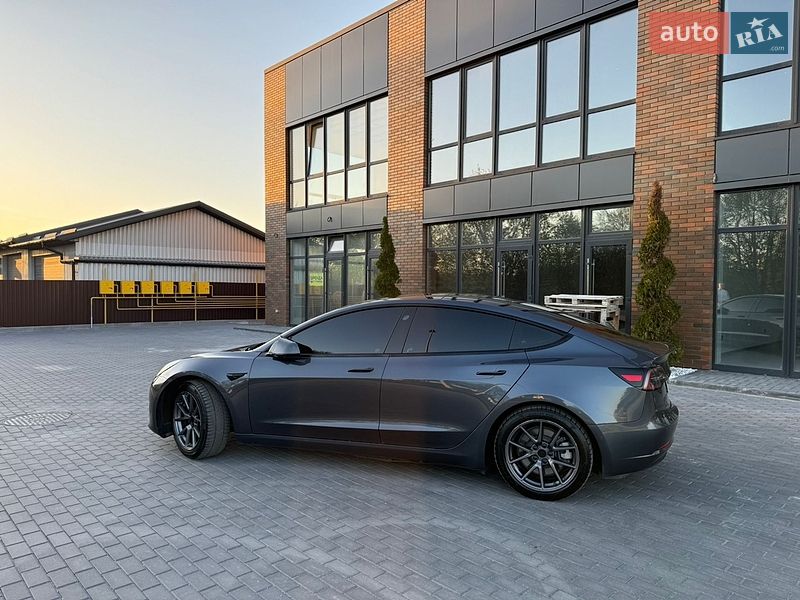 Седан Tesla Model 3 2021 в Вінниці