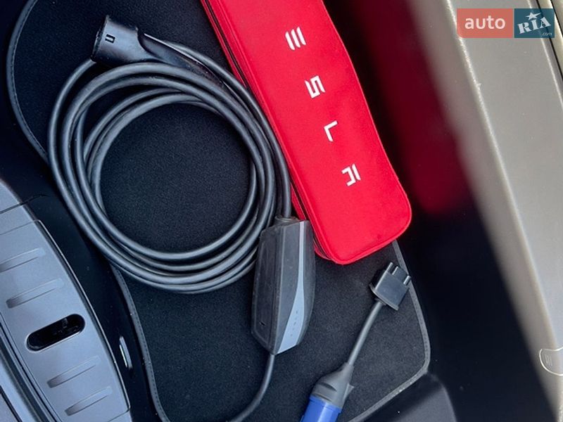 Седан Tesla Model 3 2019 в Вінниці