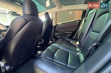 Седан Tesla Model 3 2019 в Вінниці
