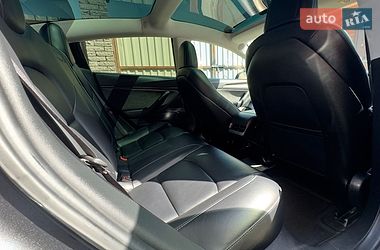 Седан Tesla Model 3 2019 в Вінниці