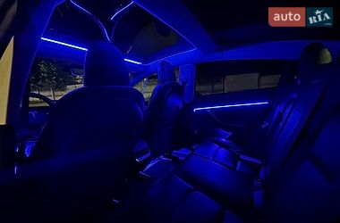 Седан Tesla Model 3 2019 в Вінниці