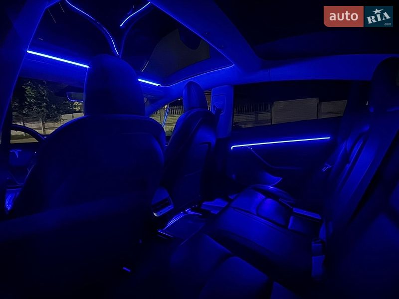 Седан Tesla Model 3 2019 в Вінниці