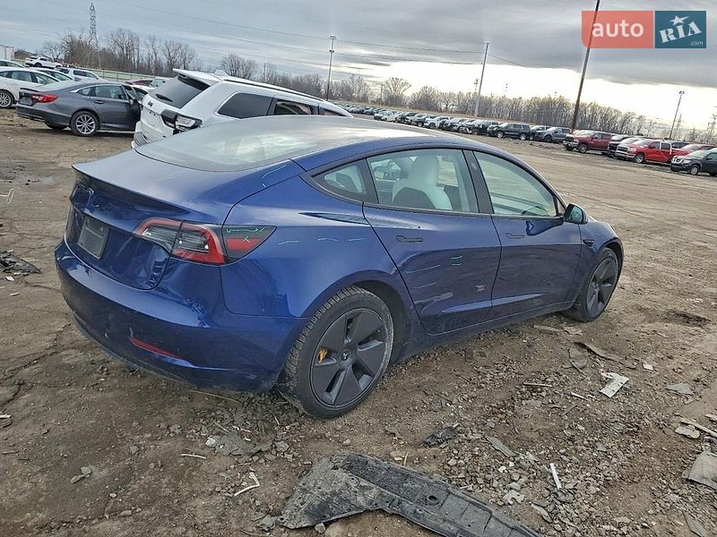 Седан Tesla Model 3 2023 в Львові