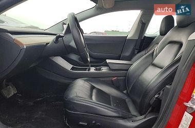 Седан Tesla Model 3 2020 в Львове