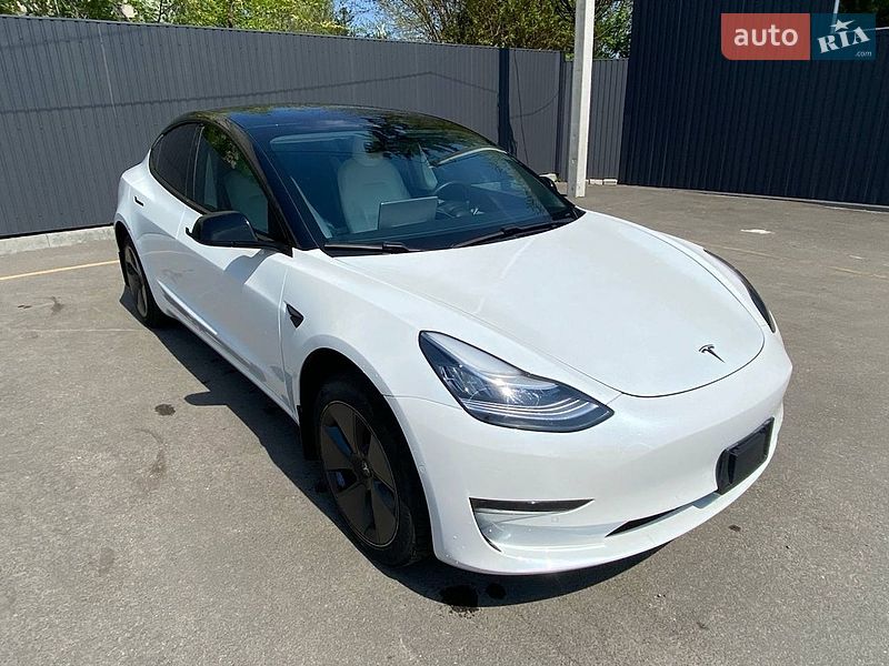 Седан Tesla Model 3 2021 в Днепре