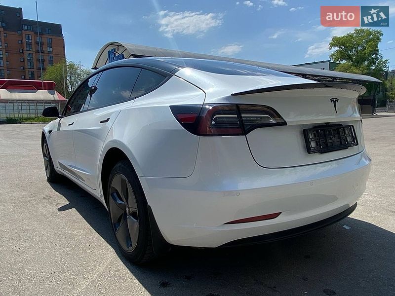 Седан Tesla Model 3 2021 в Днепре