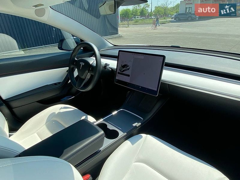Седан Tesla Model 3 2021 в Днепре