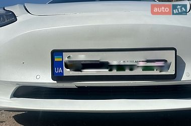 Седан Tesla Model 3 2020 в Ніжині