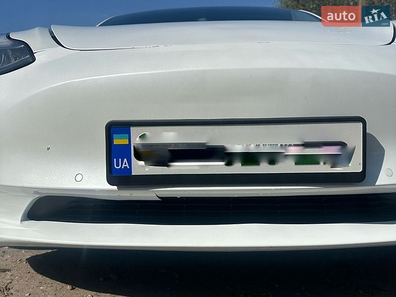 Седан Tesla Model 3 2020 в Ніжині