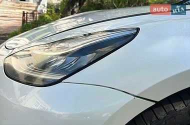 Седан Tesla Model 3 2020 в Ніжині
