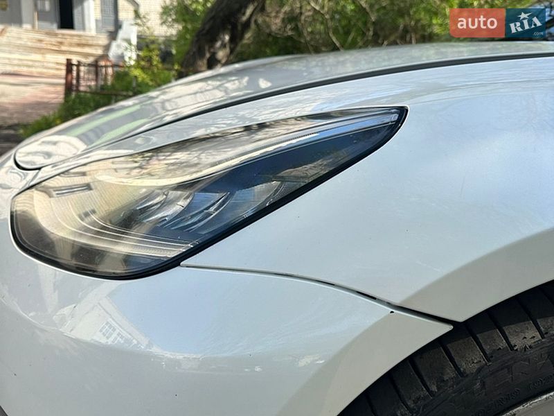 Седан Tesla Model 3 2020 в Ніжині
