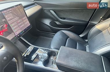 Седан Tesla Model 3 2020 в Києві