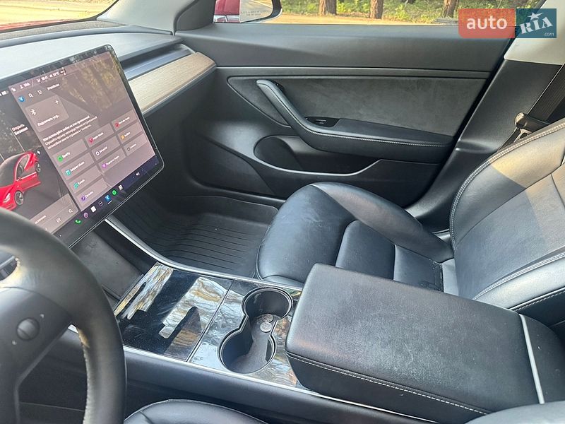 Седан Tesla Model 3 2020 в Києві