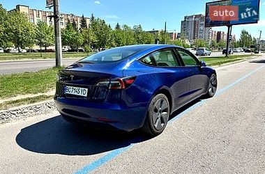 Седан Tesla Model 3 2023 в Львове