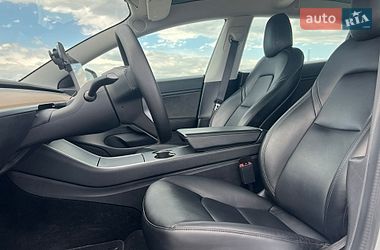 Седан Tesla Model 3 2020 в Львові