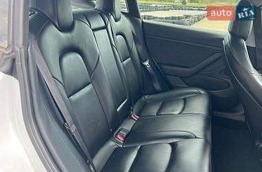Седан Tesla Model 3 2020 в Львові
