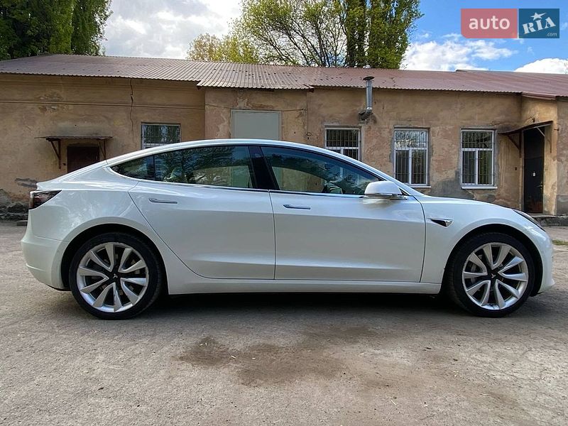Седан Tesla Model 3 2019 в Днепре