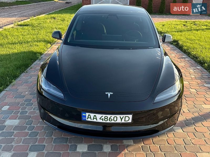 Седан Tesla Model 3 2024 в Киеве