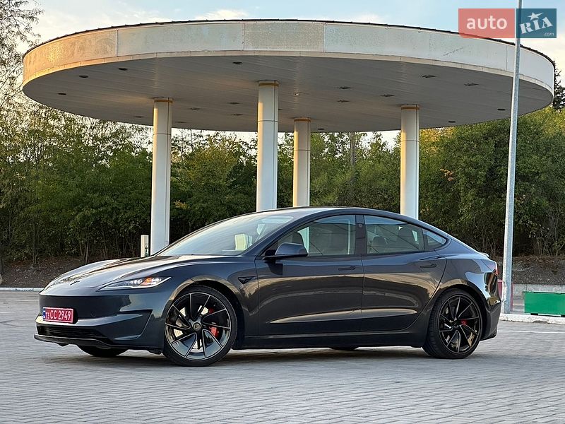 Tesla Model 3 2024