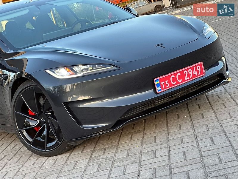 Седан Tesla Model 3 2024 в Запоріжжі