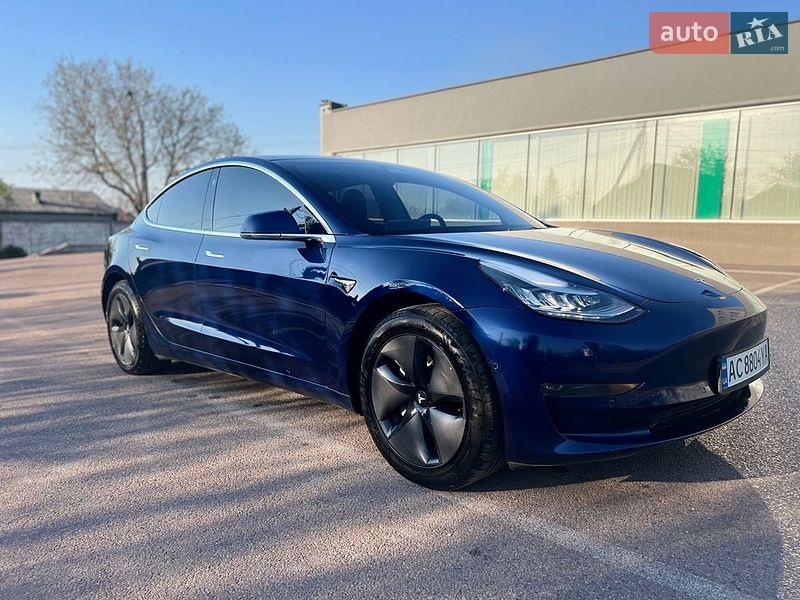 Седан Tesla Model 3 2018 в Кам'янському