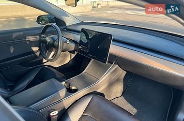 Седан Tesla Model 3 2018 в Кам'янському