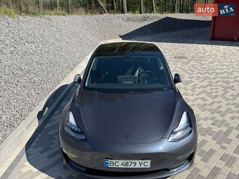 Седан Tesla Model 3 2020 в Львове