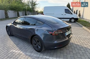 Седан Tesla Model 3 2023 в Івано-Франківську