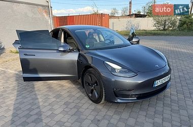 Седан Tesla Model 3 2023 в Івано-Франківську