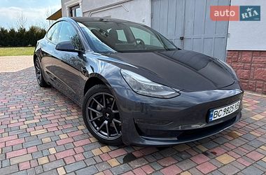 Седан Tesla Model 3 2021 в Львове