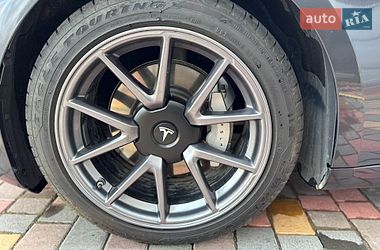 Седан Tesla Model 3 2021 в Львове
