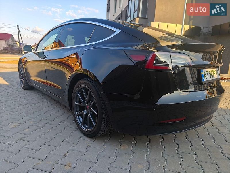 Седан Tesla Model 3 2020 в Ивано-Франковске