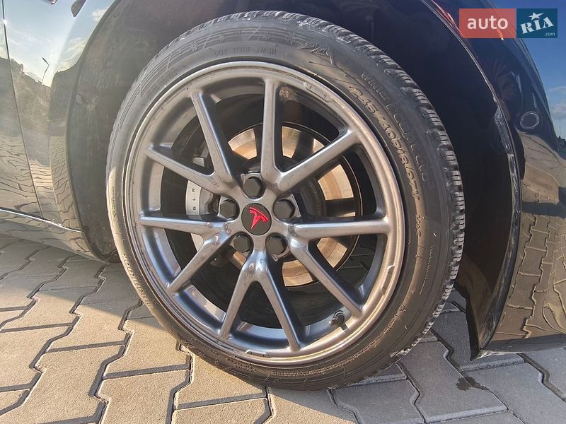 Седан Tesla Model 3 2020 в Ивано-Франковске