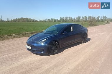 Седан Tesla Model 3 2022 в Коростене