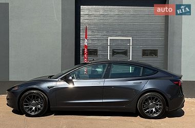 Седан Tesla Model 3 2025 в Киеве