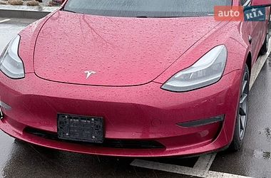 Седан Tesla Model 3 2021 в Киеве