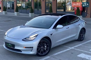 Седан Tesla Model 3 2018 в Києві