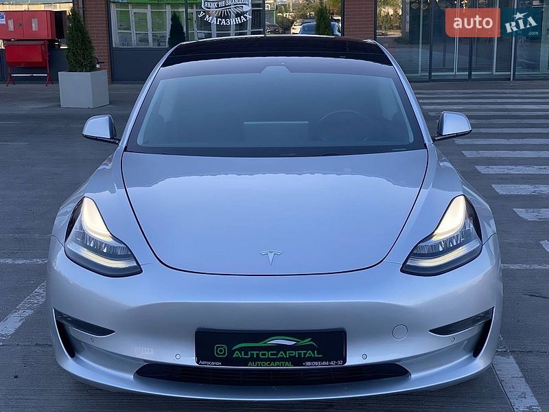 Седан Tesla Model 3 2018 в Києві