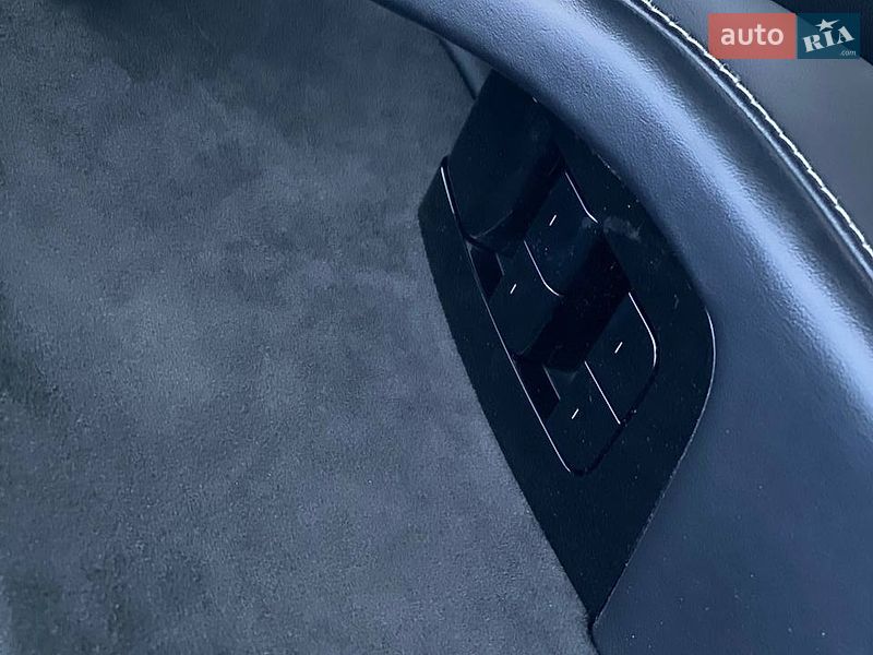 Седан Tesla Model 3 2018 в Києві