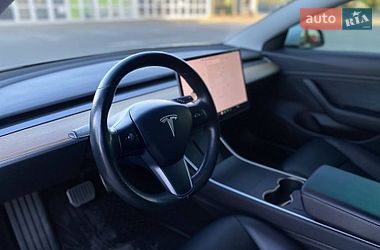 Седан Tesla Model 3 2018 в Києві
