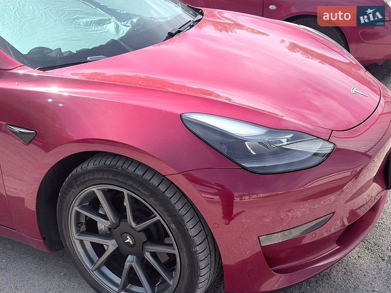 Седан Tesla Model 3 2021 в Киеве