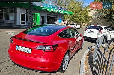 Седан Tesla Model 3 2018 в Киеве
