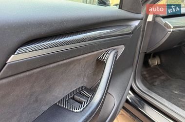 Седан Tesla Model 3 2019 в Львове