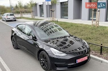Седан Tesla Model 3 2019 в Львове